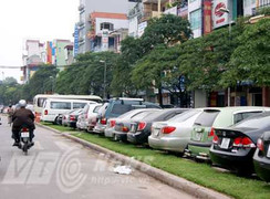 Bãi đỗ xe: Ai cũng muốn sạch đẹp, đẩy khó thành phố