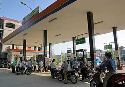 Xăng tăng thêm 900 đồng/lít từ 20h tối nay