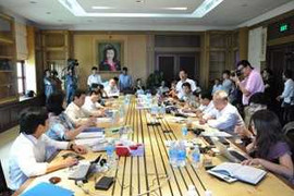 Video: ĐBQH Hoàng Yến họp báo về vụ ly hôn 'lùm xùm'