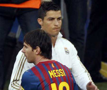 Ronaldo phế ngôi Messi, Guardiola khăn gói ra đi