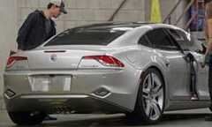 “Người sói” Taylor Lautner chơi xe khủng Fisker Karma