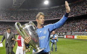 Huyền thoại MU: Vì bóng đá, Barca phải đánh bại Chelsea