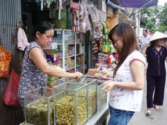 Chuyện ảnh: Bữa cơm 9.000 đồng giữa Hà Nội