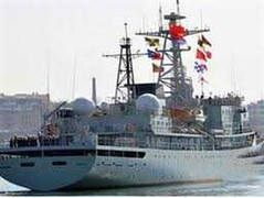 Tàu huấn luyện hải quân Trung Quốc thăm TP.HCM