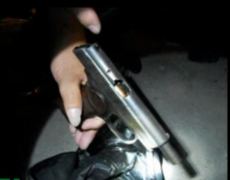 Đi ‘xế hộp’ Mercedes mang súng đã lên nòng