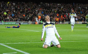 Ứng lời nguyền, Chelsea biến Barca thành cựu vương