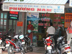 Cướp táo tợn tại đại lý bán vé máy bay