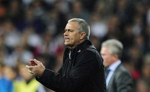 MOU lấy M10 bảo vệ CR7, thương Barca, trù ẻo Bayern