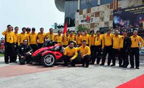 Dân chơi mô tô 'khoe xe khủng