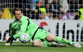 Thủ môn 'Hùm xám' tiết lộ bí quyết bắt 11m của Ronaldo