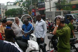 Người nước ngoài gây náo loạn đường phố