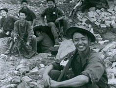 Chuyện xúc động bức ảnh Nụ cười chiến thắng