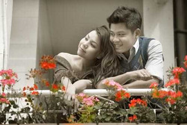 Trà Ngọc Hằng kề vai nũng nịu nhạc sĩ Nguyễn Văn Chung