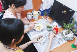 Nắng đổ lửa, sốt cơm hộp phục vụ tận nơi