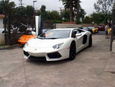 Chờ Aventador, hành trình siêu xe lùi đến tháng 8?