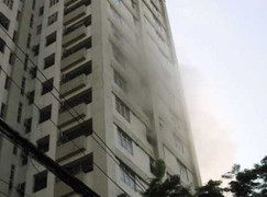 Cháy ký túc xá sinh viên, hàng trăm người hoảng loạn