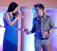 Lệ Quyên xinh đẹp trong show giá rẻ của Mr.Đàm