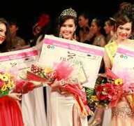 Trần Bửu Lâm đăng quang hoa khôi Ngoại thương