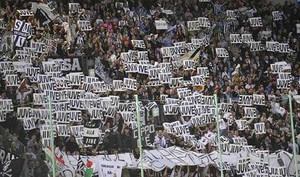 Thắng nhẹ Cagliari, Juve chính thức lên ngôi vô địch