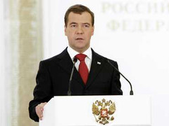 Ông Medvedev được phê chuẩn làm Thủ tướng Nga