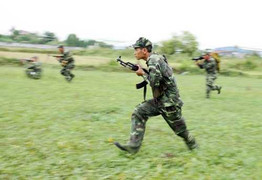 Xem Trung đoàn Gia Định 'tôi rèn' dưới nắng nóng