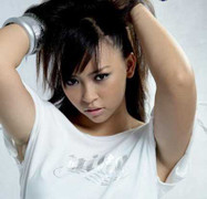 Trả lời câu hỏi, nhận vé xem Bài hát yêu thích tháng 5