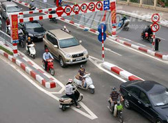 Văn hóa giao thông: Không thể trông chờ tự giác