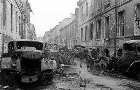 Bộ ảnh tuyệt mật về những ngày cuối của phát xít Đức