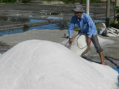 Ảnh: Nghề 'say nắng' giữa trời miền Trung