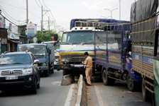 Xe tải tông nhau liên hoàn trên quốc lộ 1A