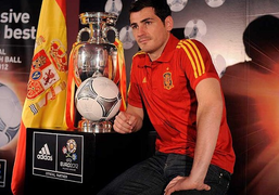 UEFA ra mắt quả bóng chính thức cho Euro 2012