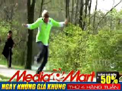 Thót tim với rắn bò lồm ngồm trên đường