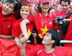 Công Vinh và chuyện tình kiểu vắt chanh bỏ vỏ