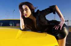 Ngắm người mẫu hút hồn với 'lực sỹ' Camaro