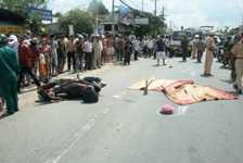 Hai mẹ con chết thảm dưới bánh xe bồn