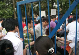 Đêm kinh hoàng mua hồ sơ cho con vào lớp 1