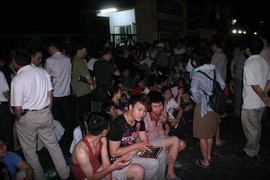 Video: Đêm kinh hoàng đăng ký cho con học lớp 1