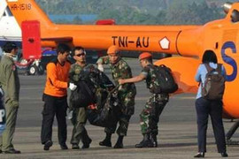 Thế giới 24h: Tìm thấy hộp đen của Sukhoi -100