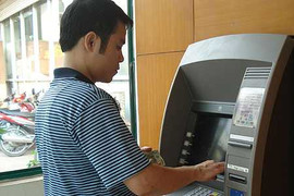 ATM 'lẹm' tiền, BIDV nói vô căn cứ, khách nói có