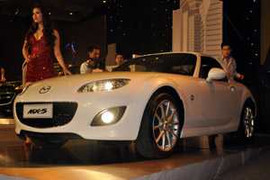 Sức mua giảm, xế sành điệu Mazda MX-5 chốt giá mềm