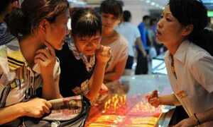 Có nên đầu tư nếu vàng tiếp tục 'rơi' tự do?