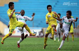 Hà Nội T&T tiếp tục thua, SLNA trở lại điệp khúc hòa