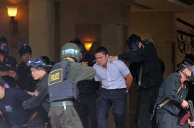 Xem cảnh sát diễn tập chống cướp ngân hàng giữa Thủ đô