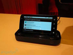 Motorola bị 'đánh' ngay trên sân nhà