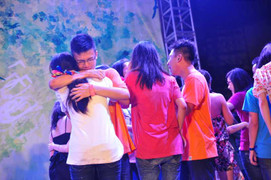 Clip: Nữ sinh trường Ams khóc như mưa ngày ra trường