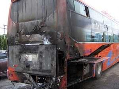 Xe giường nằm đang chạy bất ngờ bốc cháy dữ dội