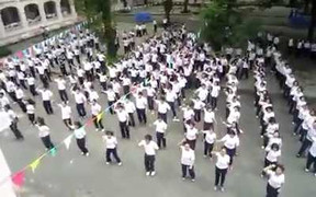 Clip: Teen hai miền nhảy Flashmob chia tay mái trường