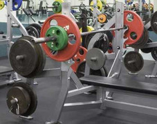 Đẩy tạ không đúng cách, thanh niên tử vong