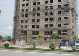 Phát hiện xác nam thanh niên dưới mương nước