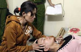 Bị nợ tiền đánh đề, chủ tiệm cắt tóc sát hại thầy bói